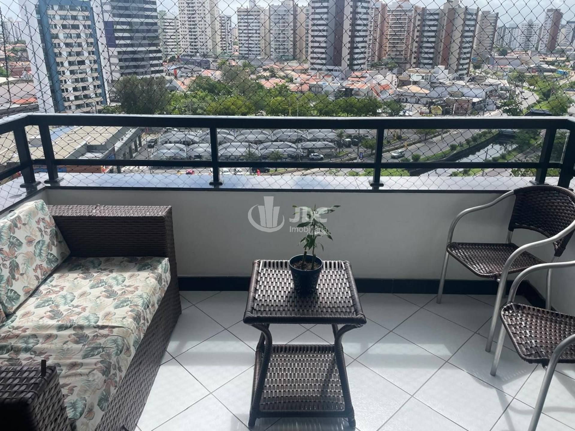 APARTAMENTO NO CONDOMÍNIO TYROL JARDINS
