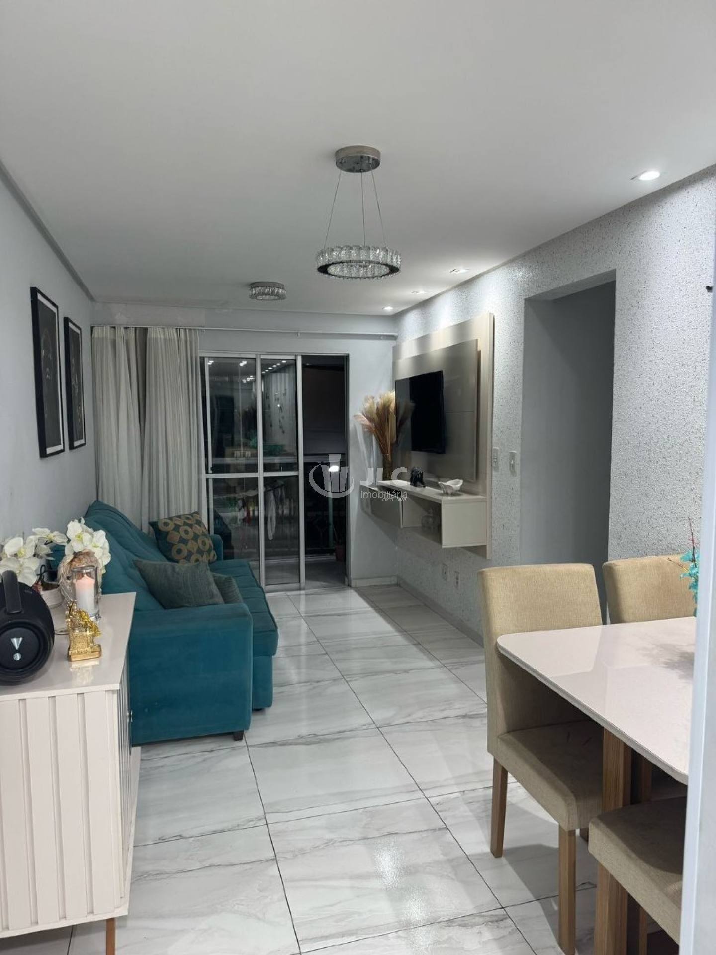 APARTAMENTO À VENDA – CONDOMÍNIO VILA POESIA