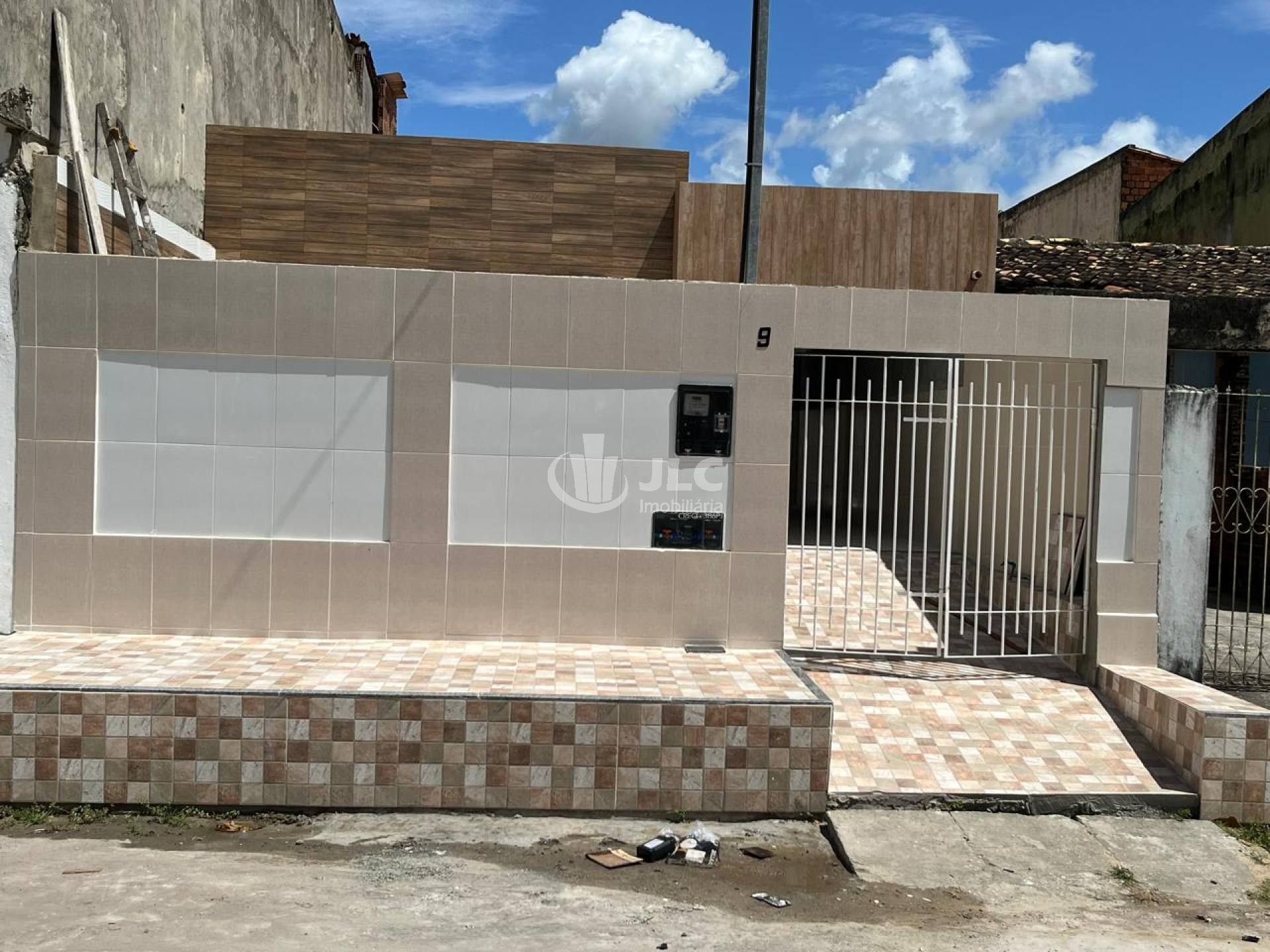 CASA À VENDA CONJUNTO JOÃO ALVES