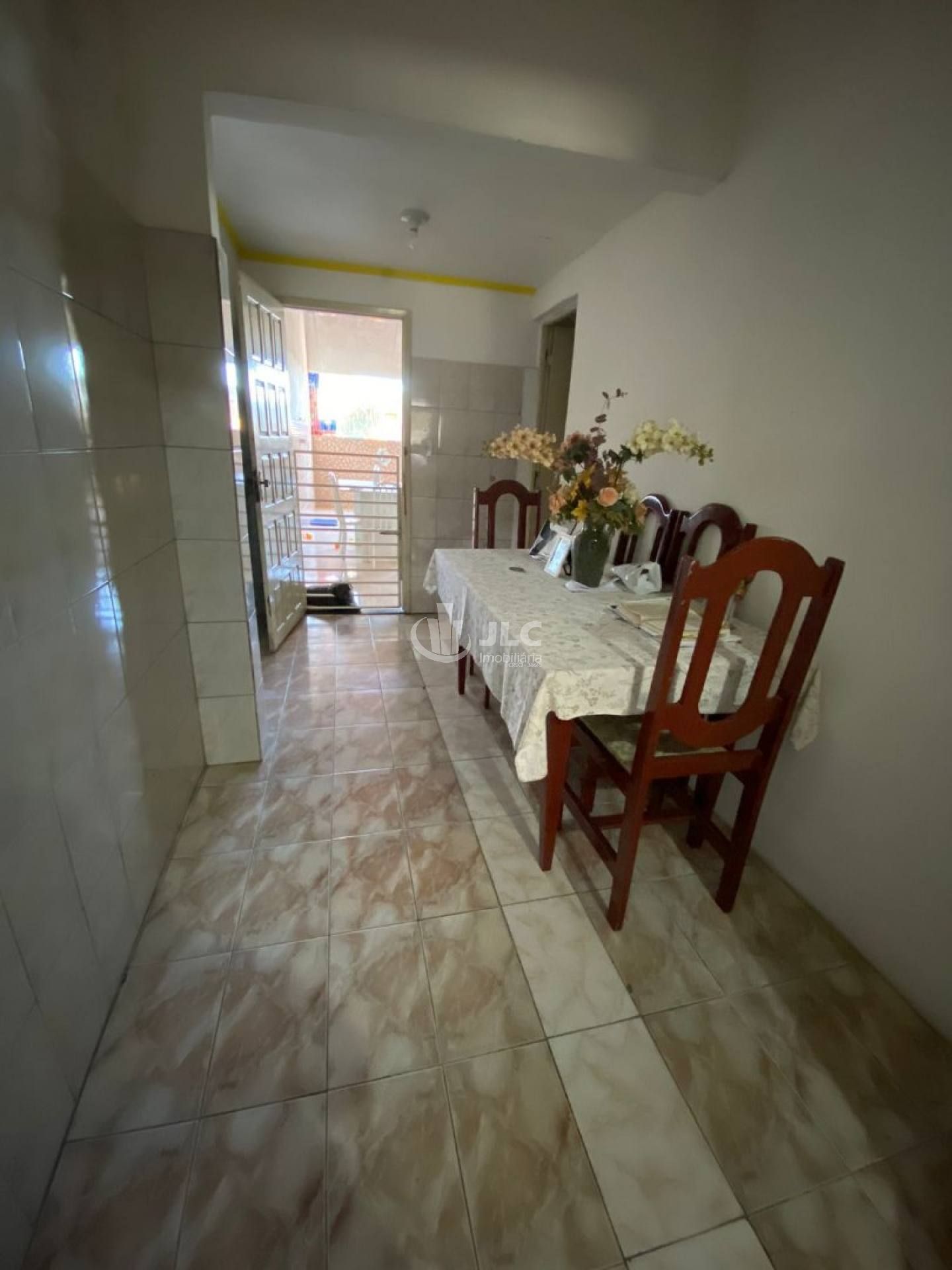 CASA À VENDA CONJUNTO 18 DO FORTE
