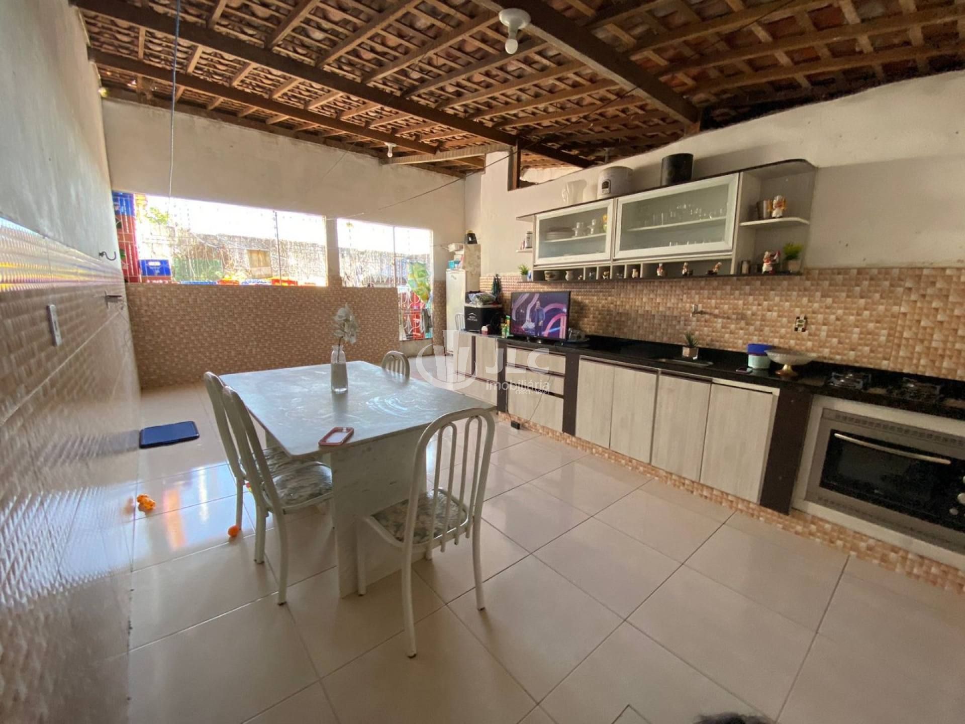 CASA À VENDA CONJUNTO 18 DO FORTE