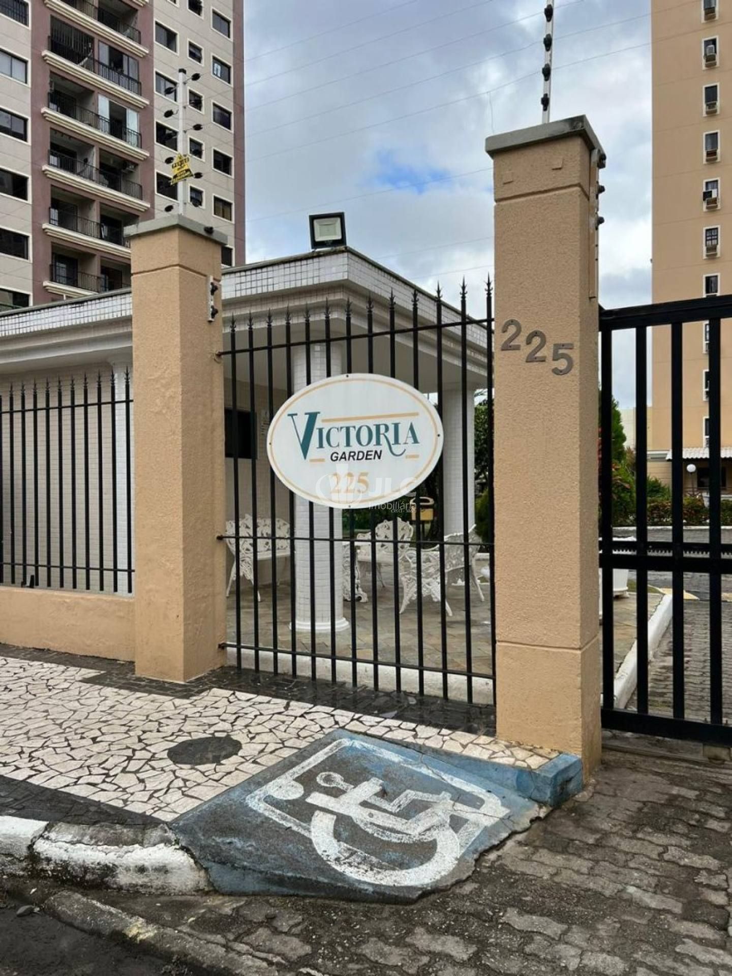 Condomínio Victoria Garden - Excelente localização!!