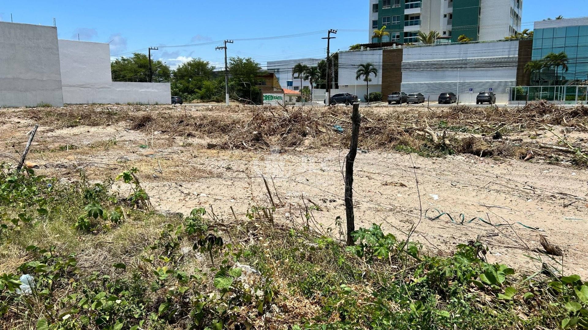 LOTE À VENDA NA ATALAIA – EXCELENTE LOCALIZAÇÃO!