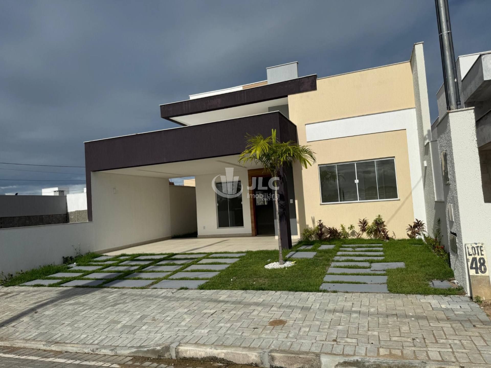CASA À VENDA NO CONDOMÍNIO MORADA DO LAGO