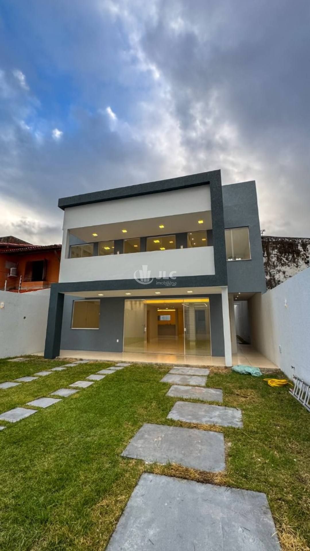Excelente Casa à Venda no Bairro Atalaia – Aracaju/SE