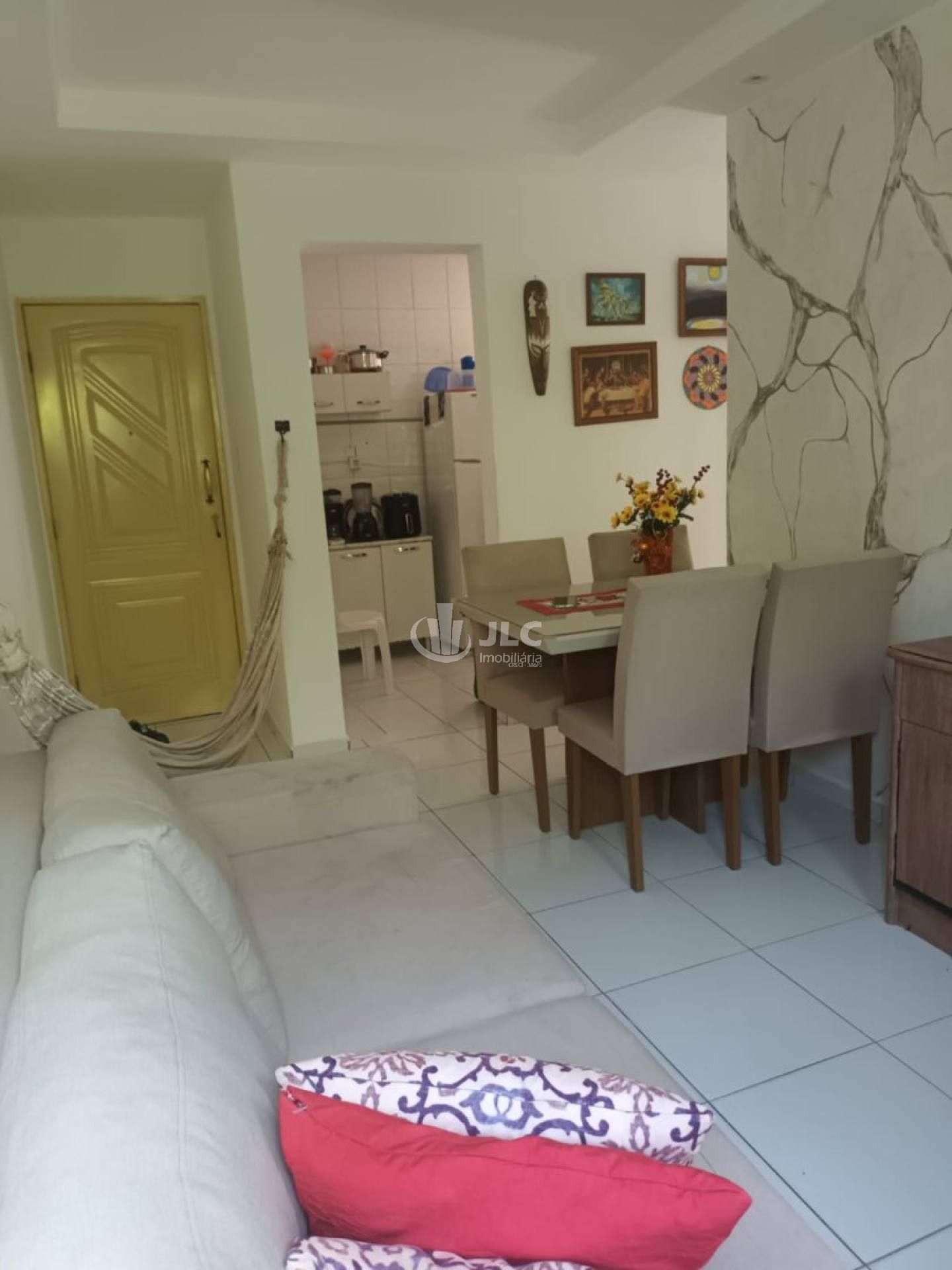 EXCELENTE APARTAMENTO - JABOTIANA