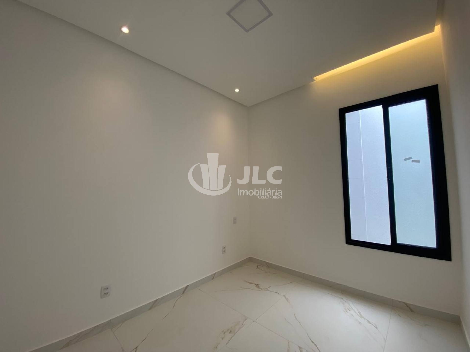 Casa de Alto Padrão à Venda- Condomínio Padang