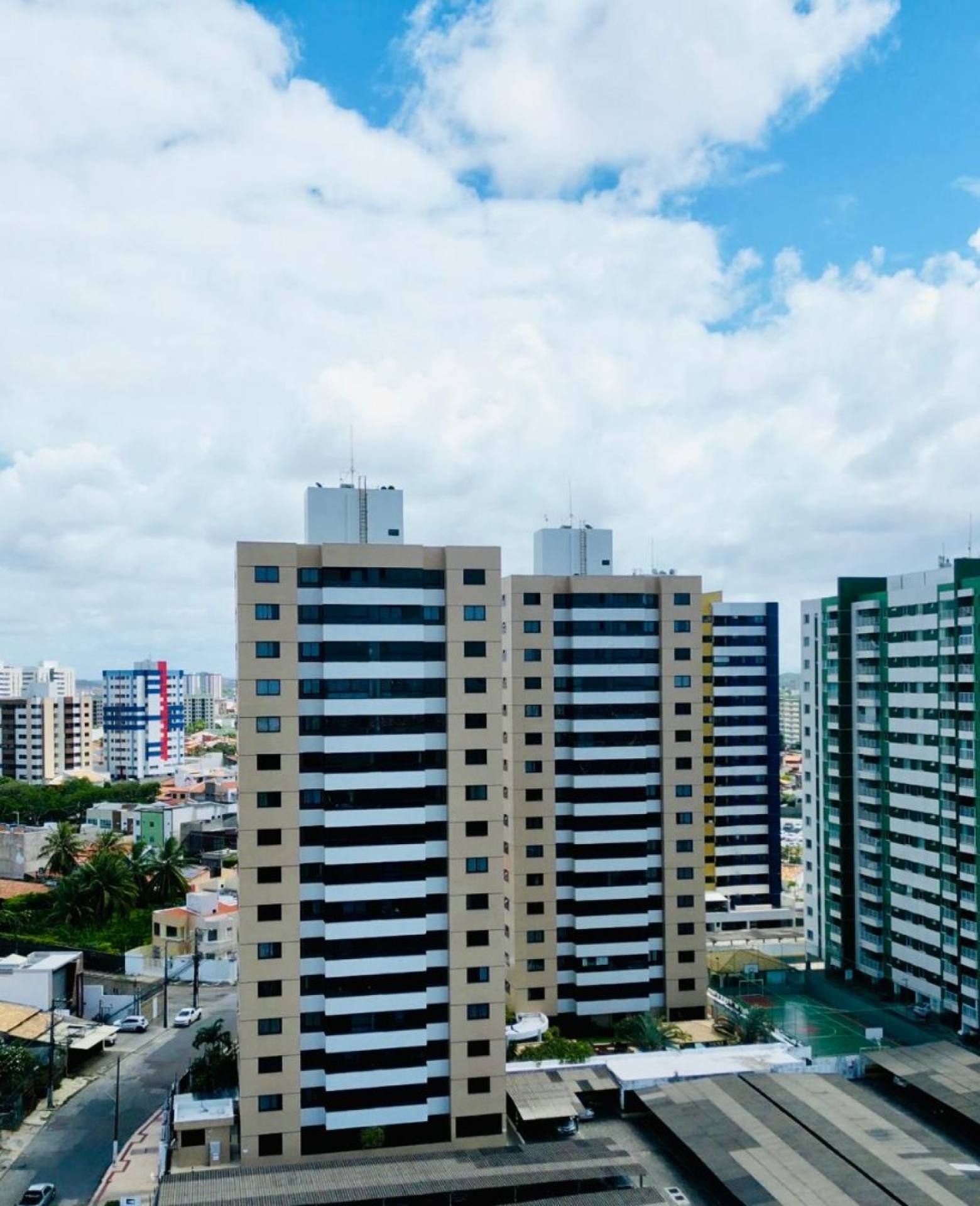 Condomínio Luzes do Farol ( Porteira fechada) - Conforto e Praticidade
