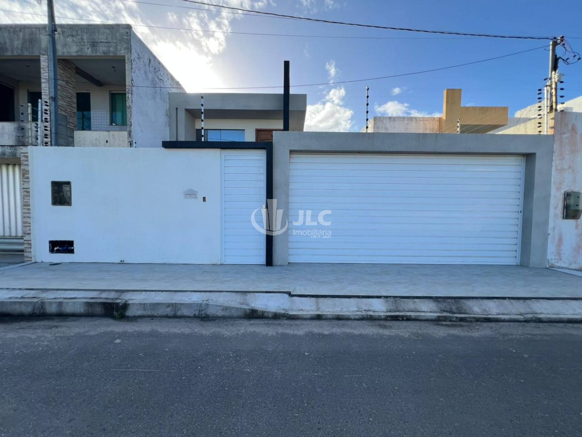 Casa à Venda – Bairro Aruana