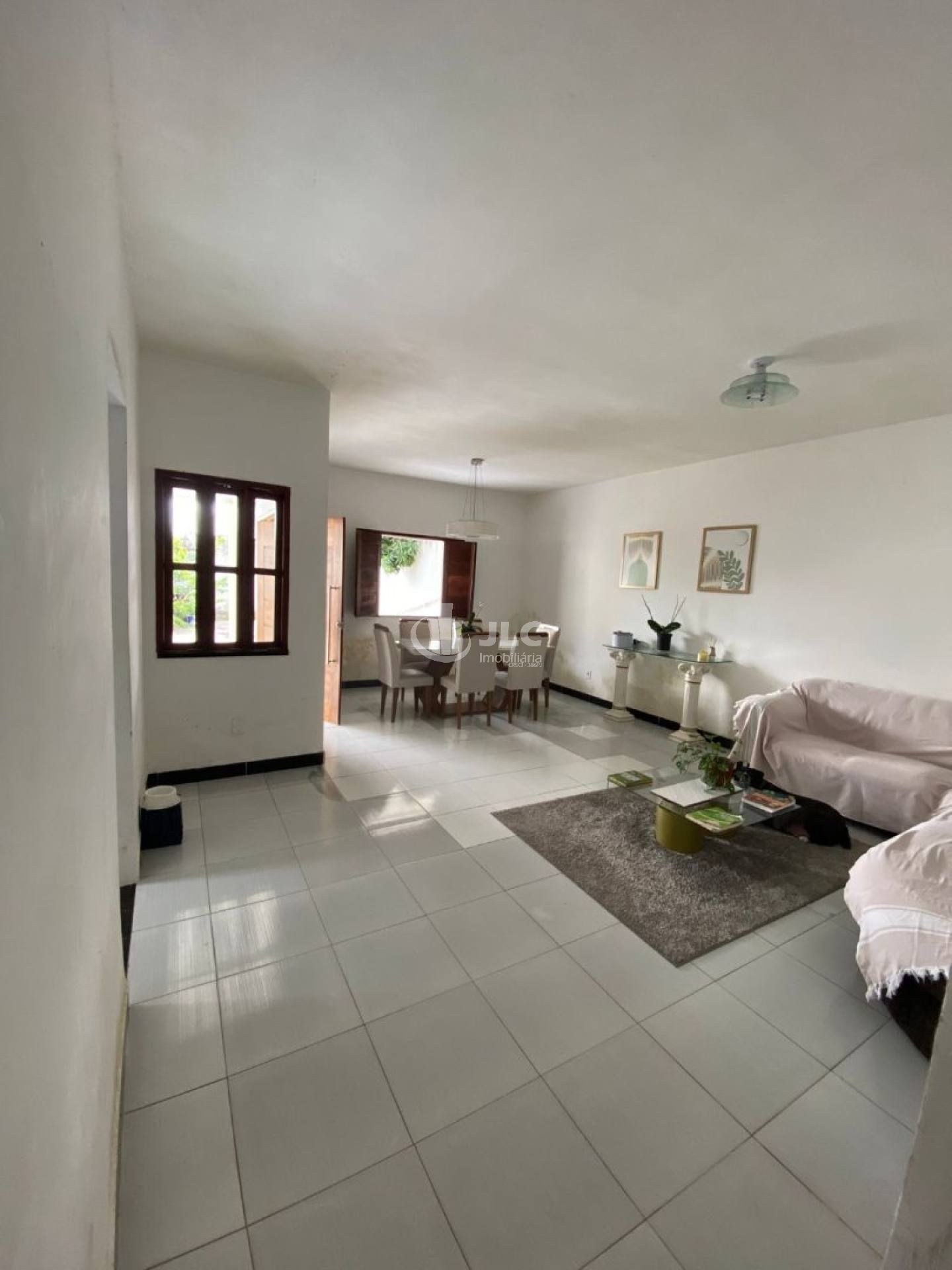 Casa à Venda – Bairro Aruana