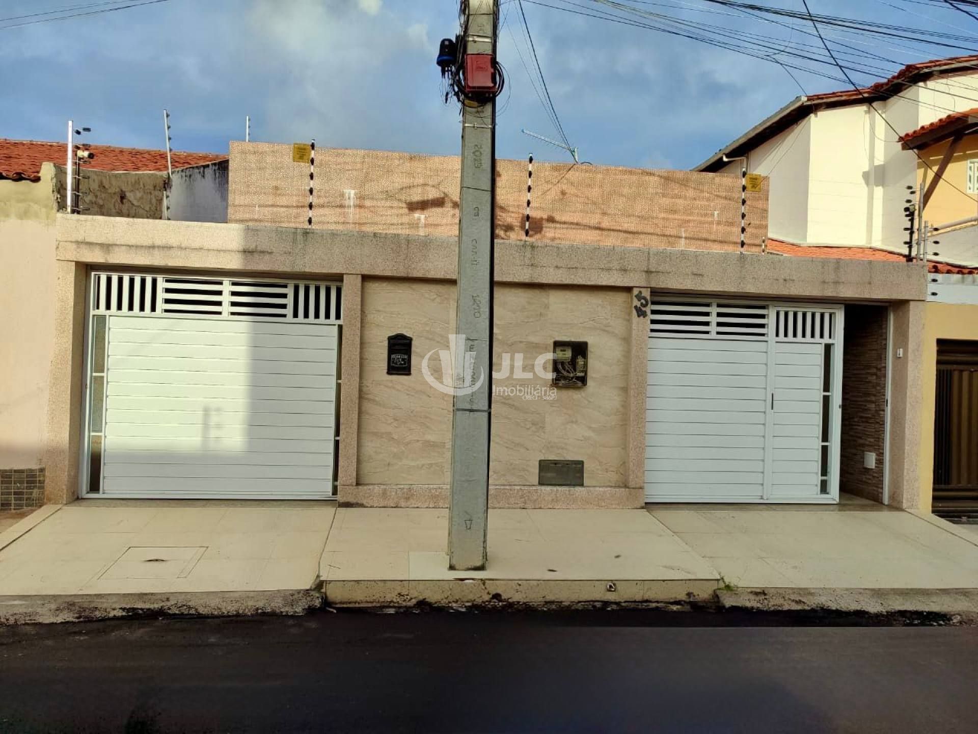 Casa à Venda – Conjunto Leite Neto