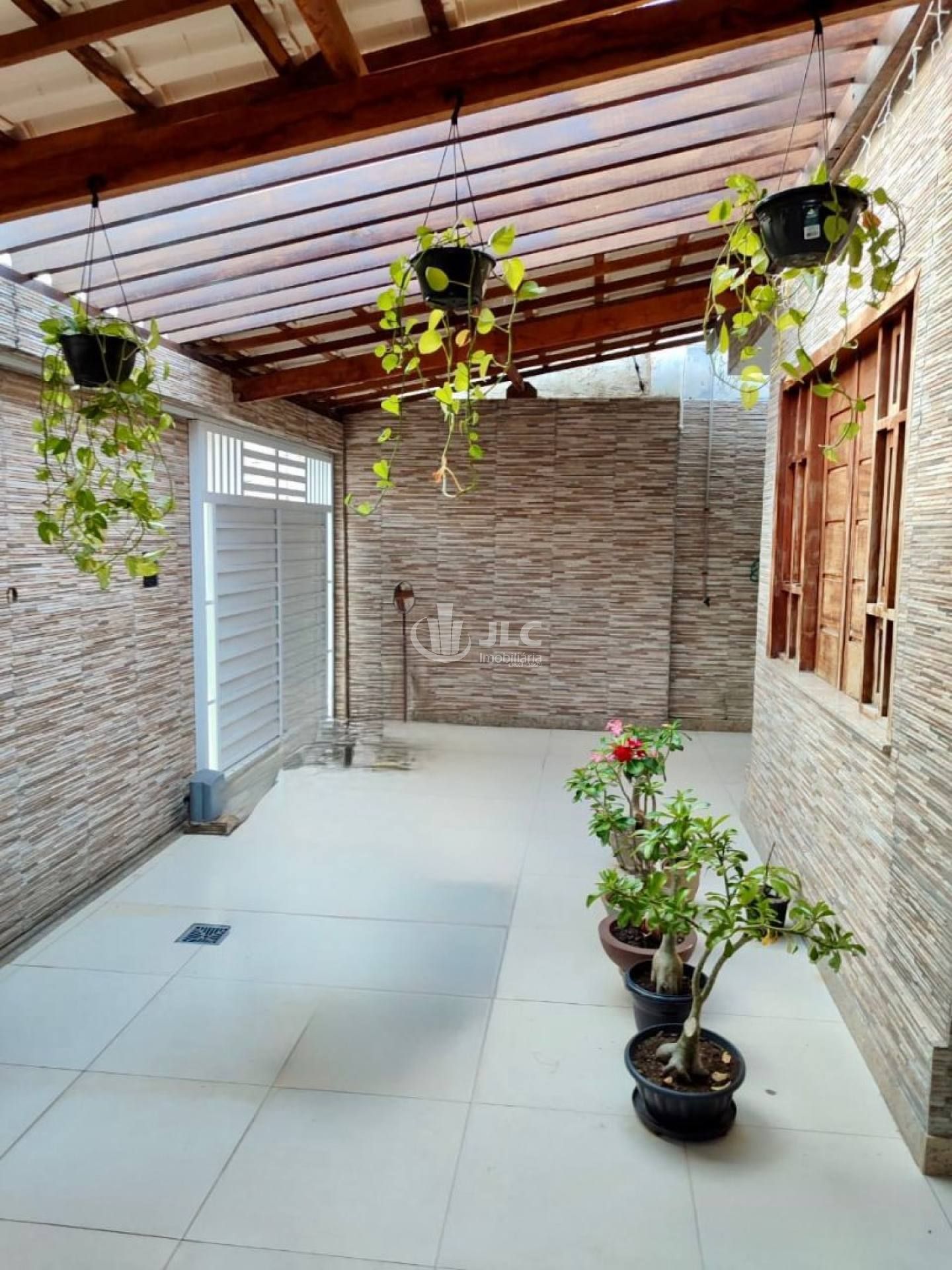 Casa à Venda – Conjunto Leite Neto