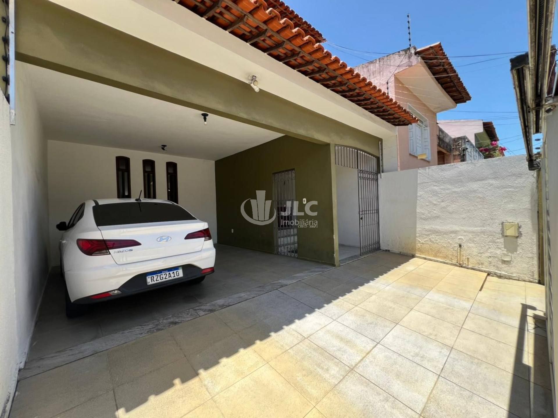 Casa duplex no Bairro Suissa.