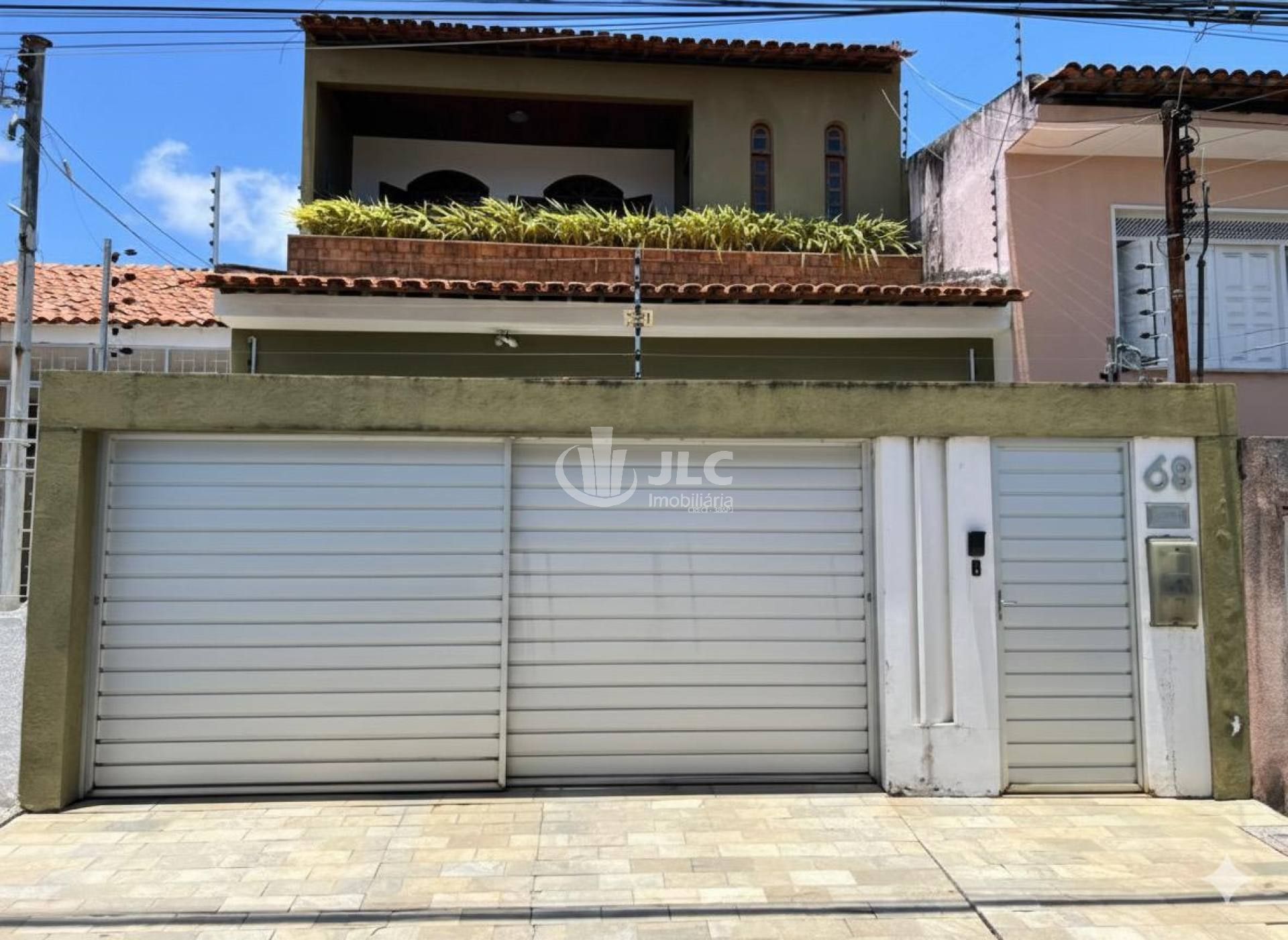 Casa duplex no Bairro Suissa.