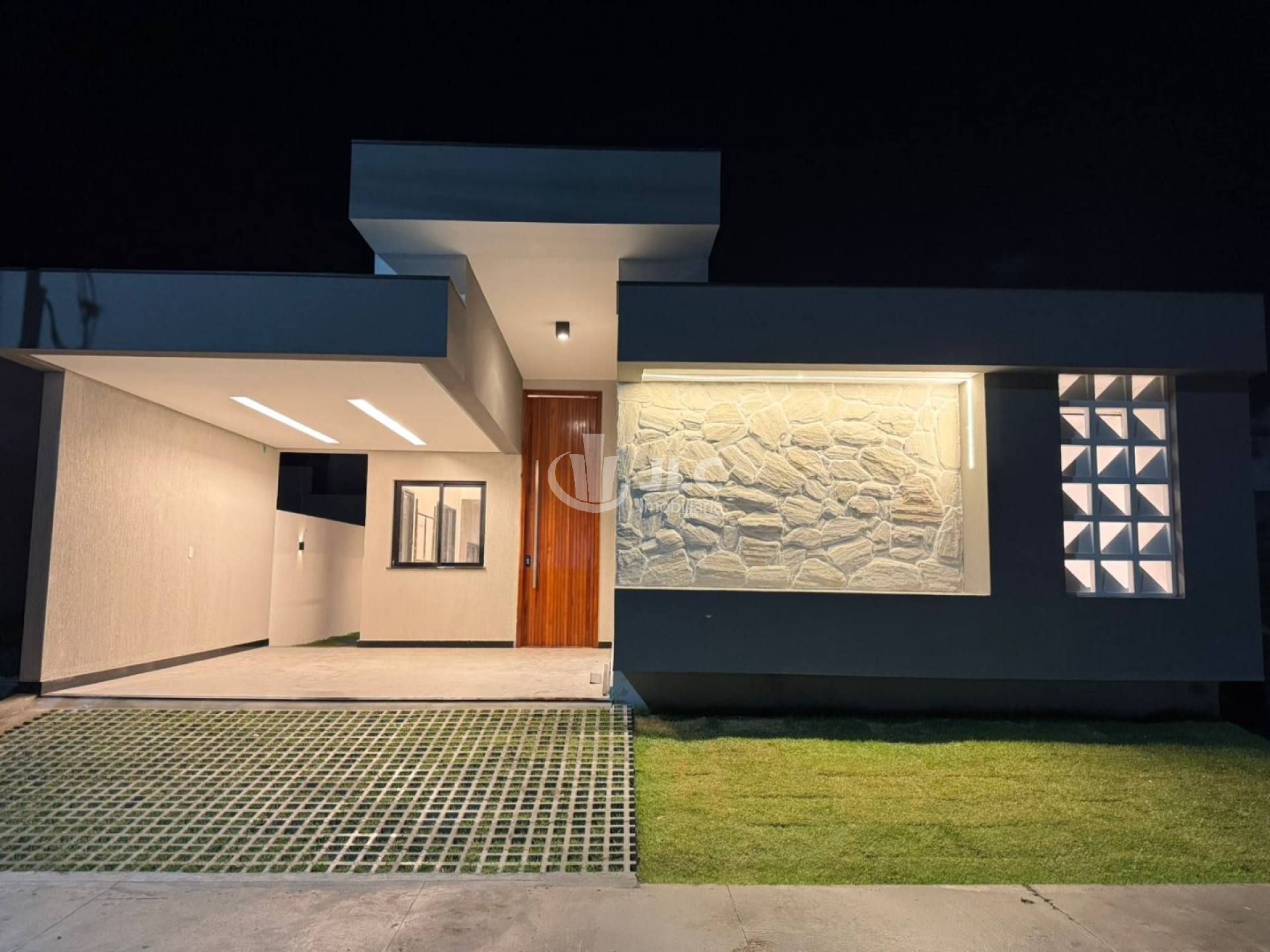 Casa de Alto Padrão à Venda- Condomínio Padang