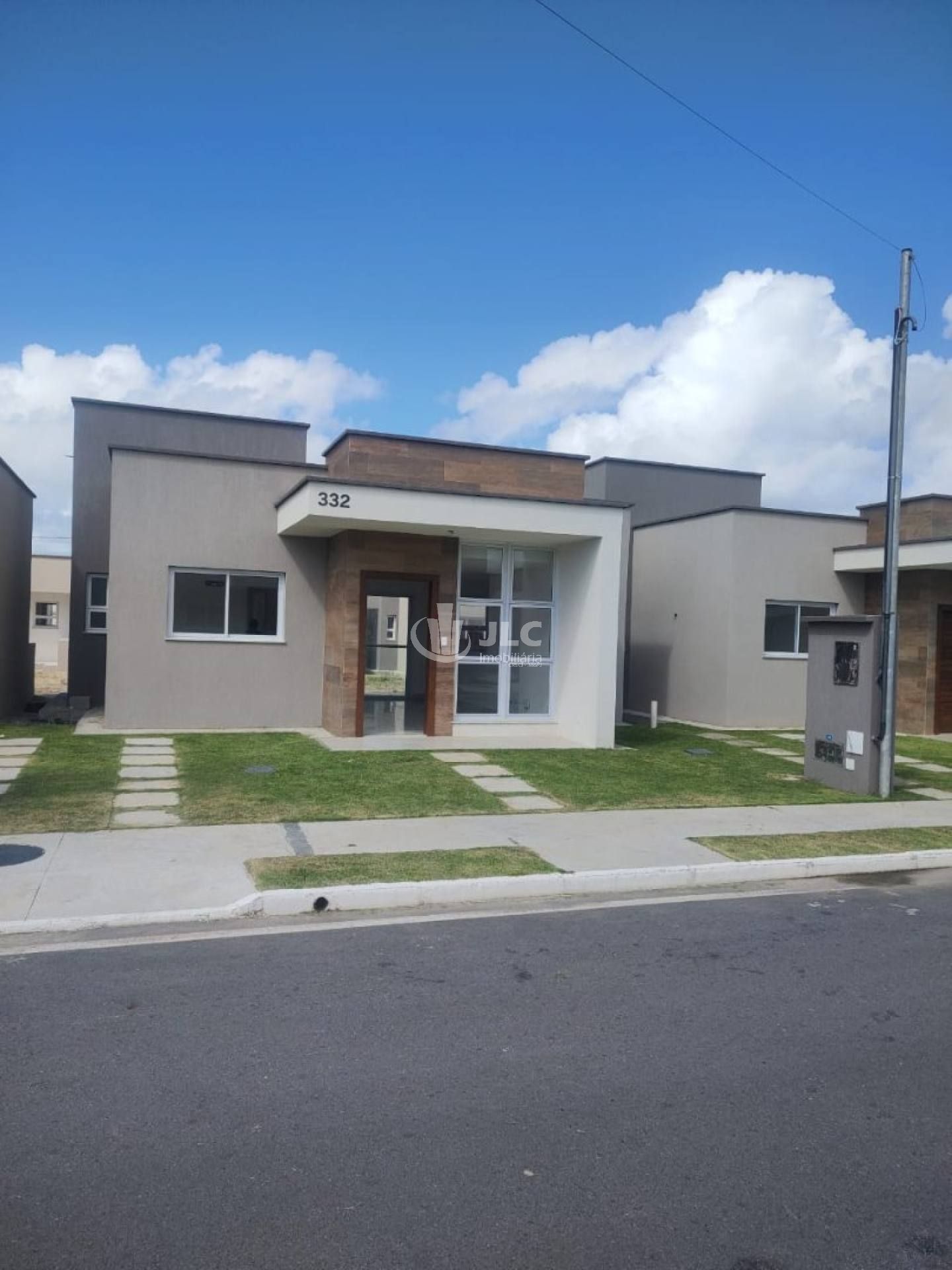 Casa à Venda – Condomínio Barra Garden