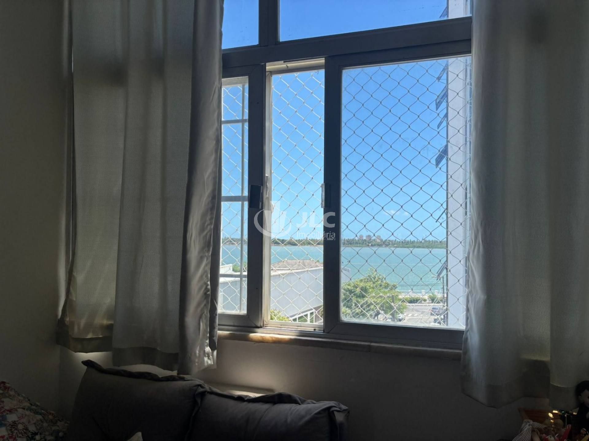 Apartamento mobiliado para locação - Edifício Ouro