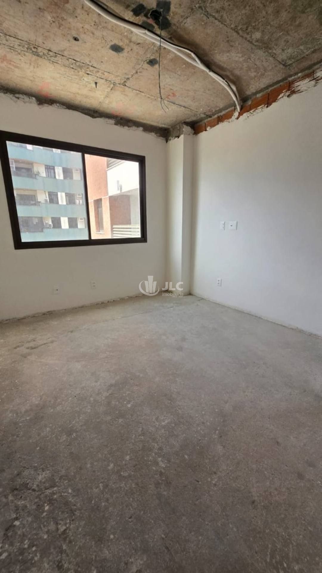 APARTAMENTO À VENDA – CONDOMÍNIO VITTORIO EMANUELLE