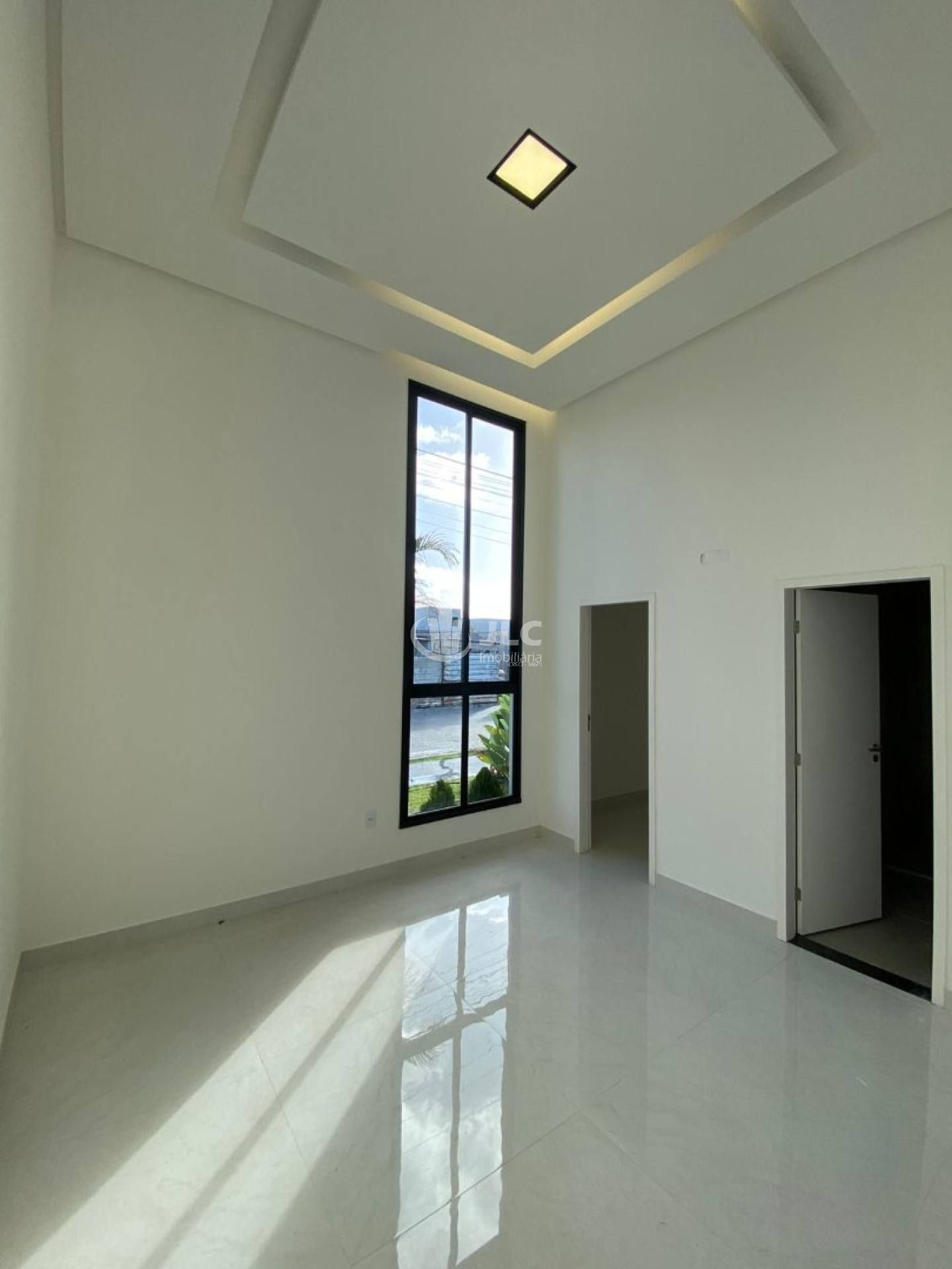 Casa de Alto Padrão à Venda- Condomínio Padang