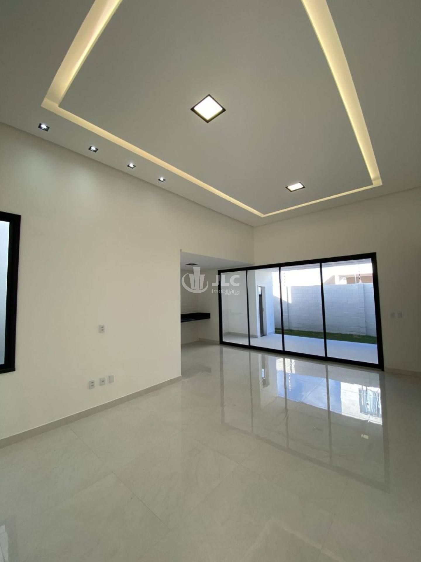 Casa de Alto Padrão à Venda- Condomínio Padang