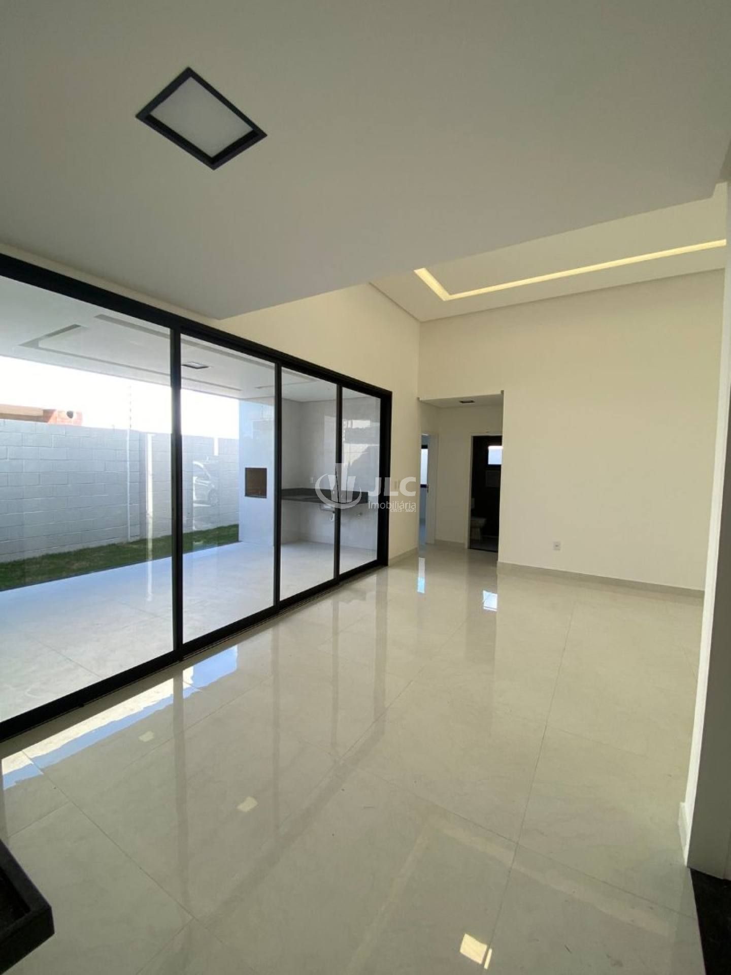 Casa de Alto Padrão à Venda- Condomínio Padang