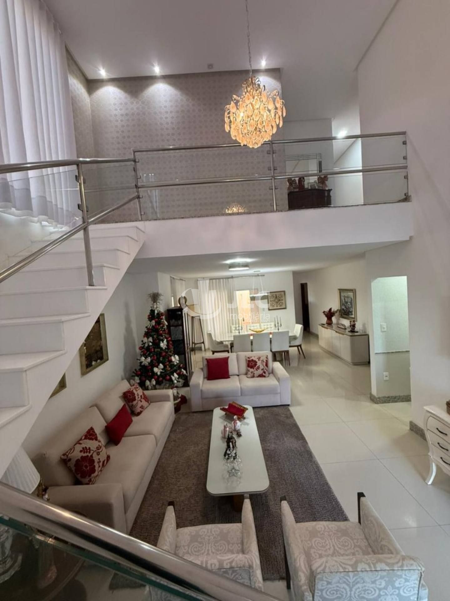 Casa de Alto Padrão na Aruana – Condomínio Fragatta