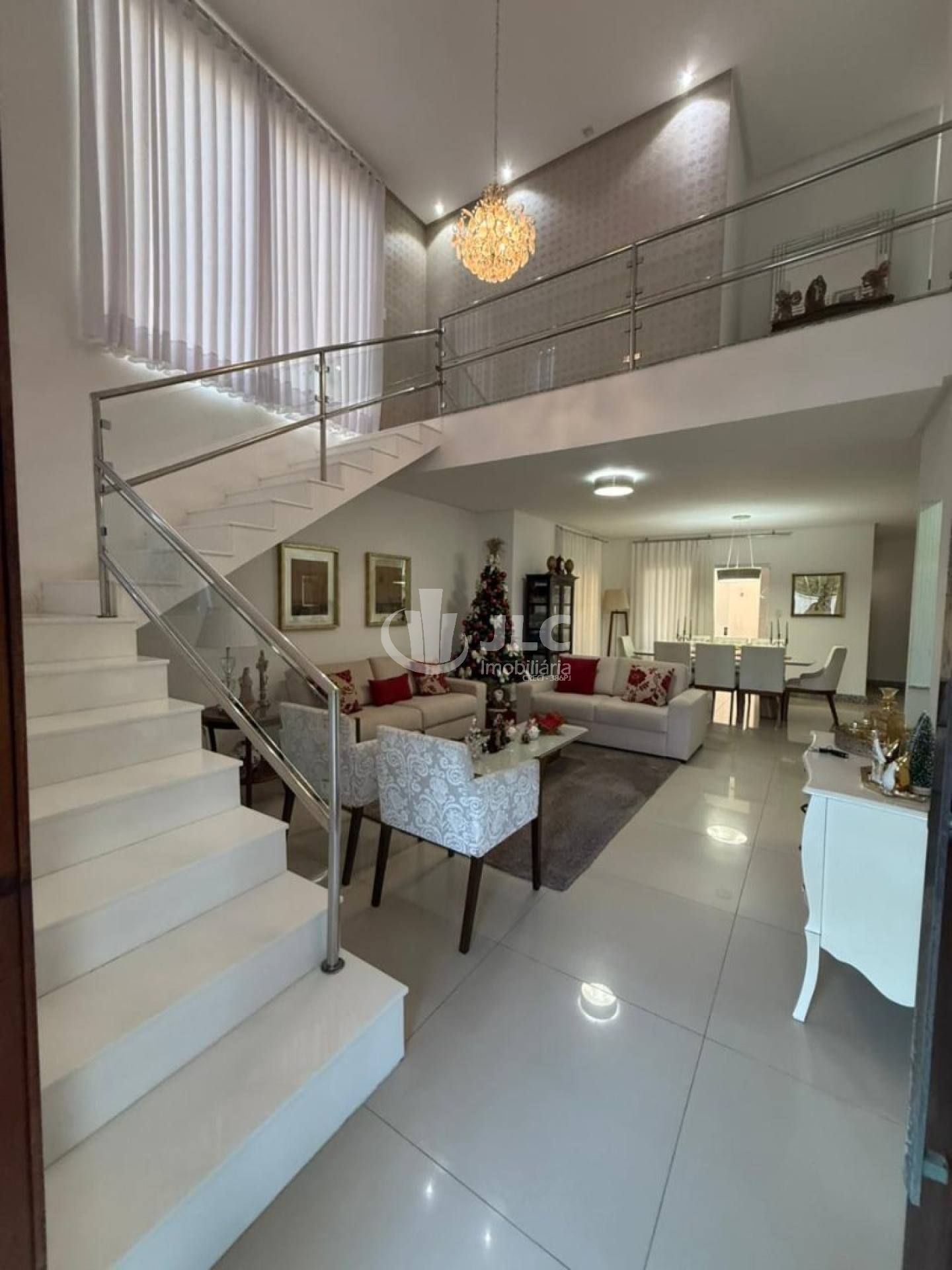 Casa de Alto Padrão na Aruana – Condomínio Fragatta