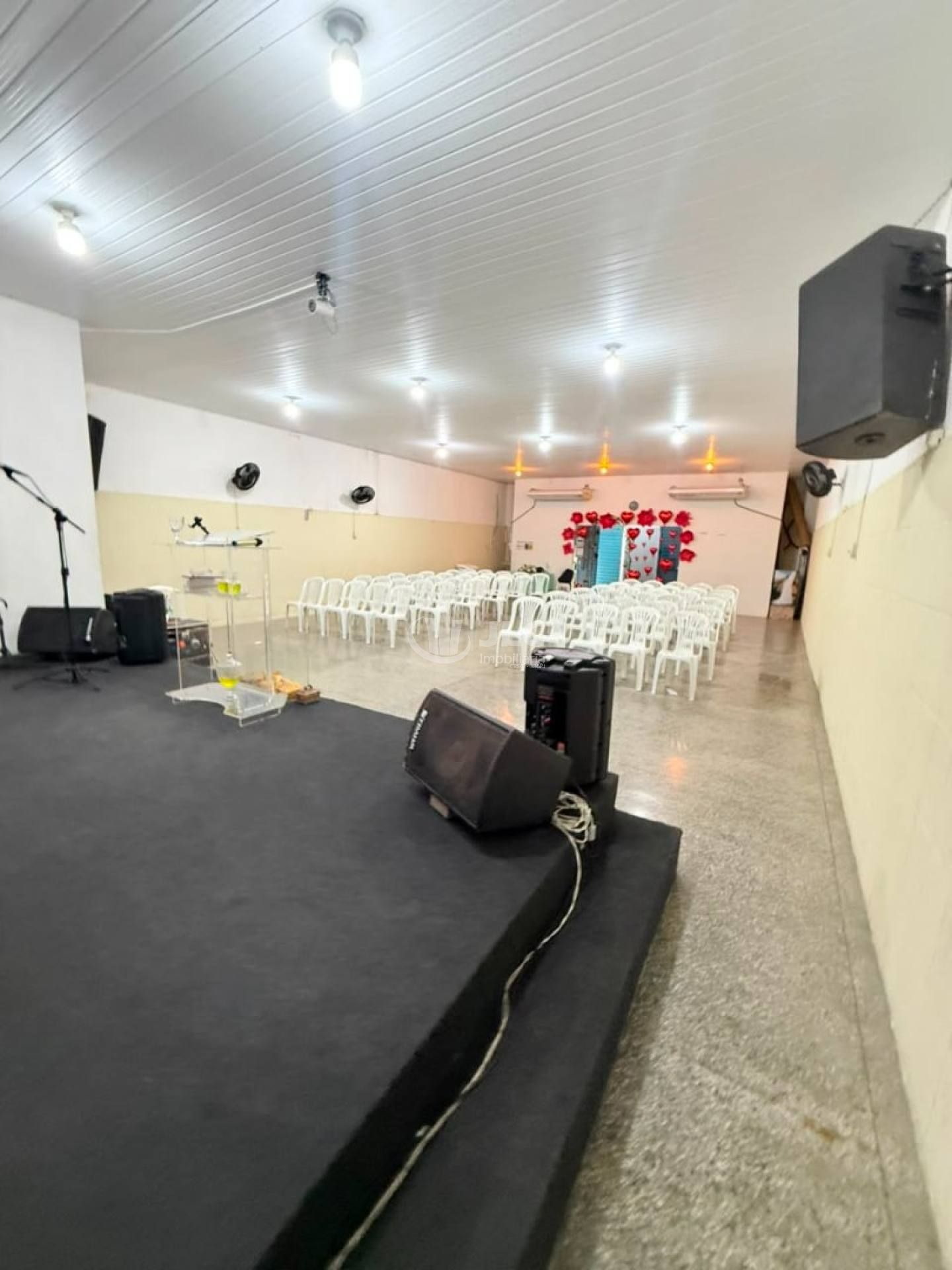 Prédio Comercial no Marcos Freire II