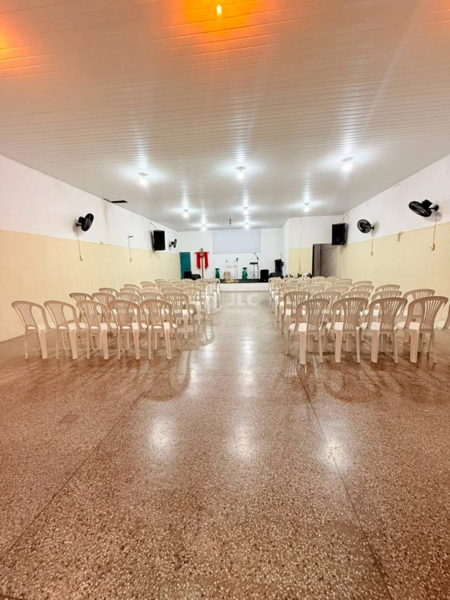 Prédio Comercial no Marcos Freire II