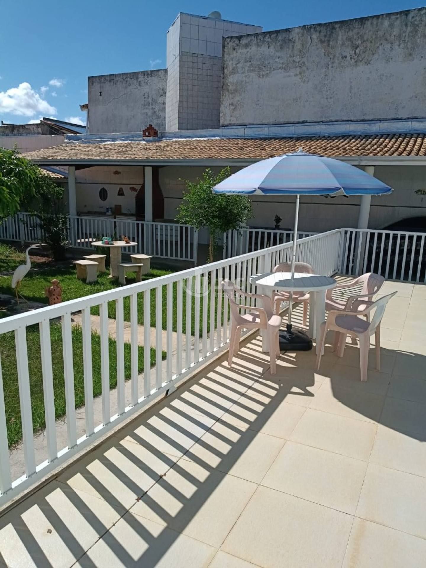 Casa em rua pública no povoado Gameleira