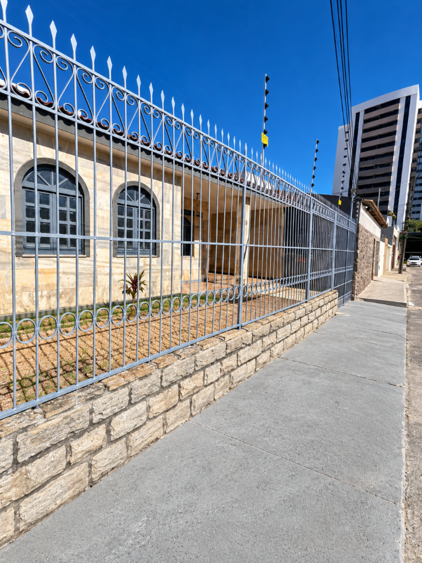 CASA NO BAIRRO LUZIA