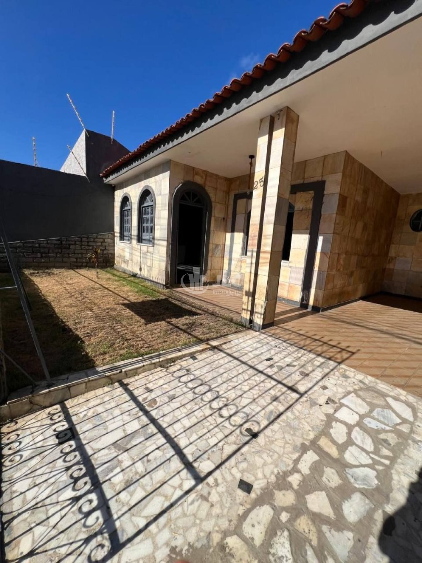 CASA NO BAIRRO LUZIA