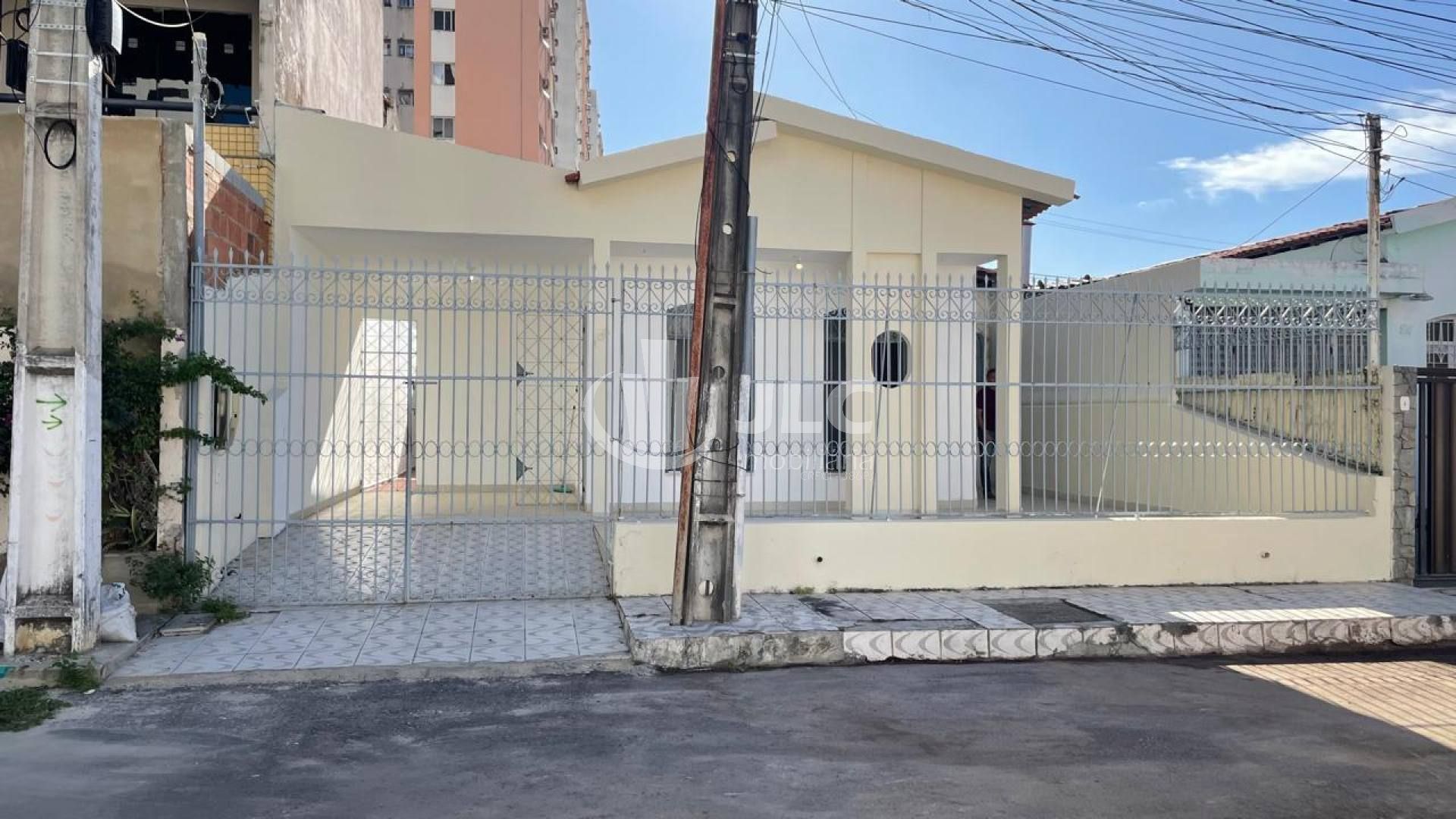 JLC Imobiliária aluga casa no Bairro Luzia