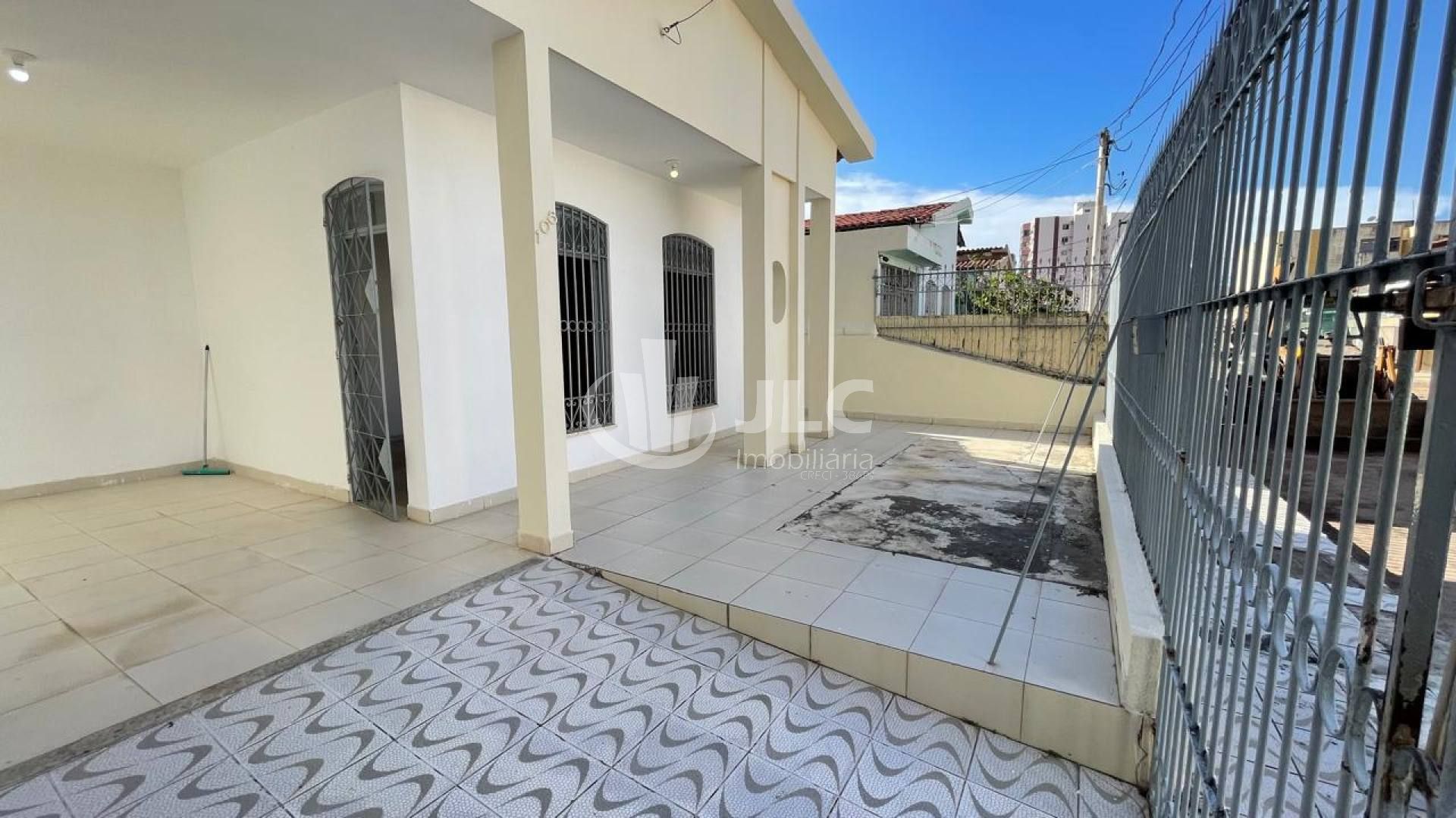 JLC Imobiliária aluga casa no Bairro Luzia