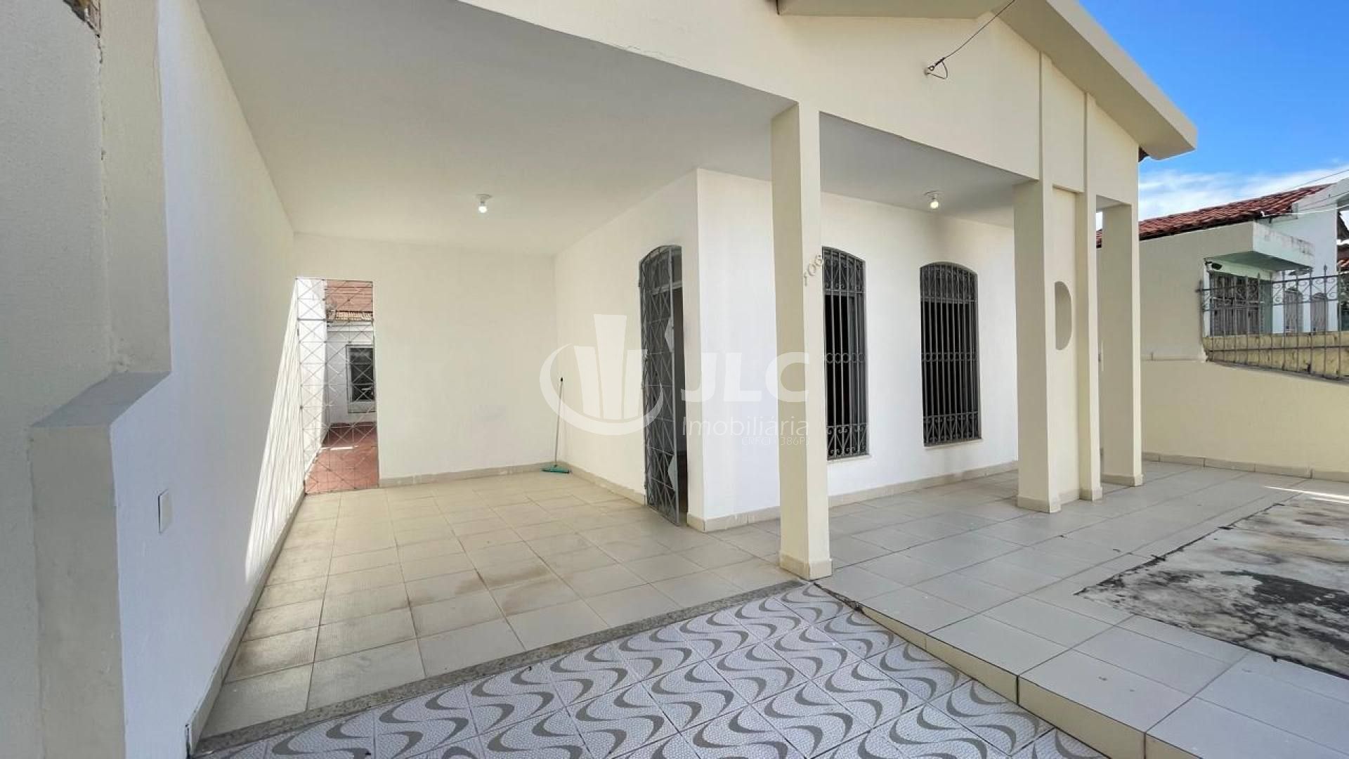 JLC Imobiliária aluga casa no Bairro Luzia