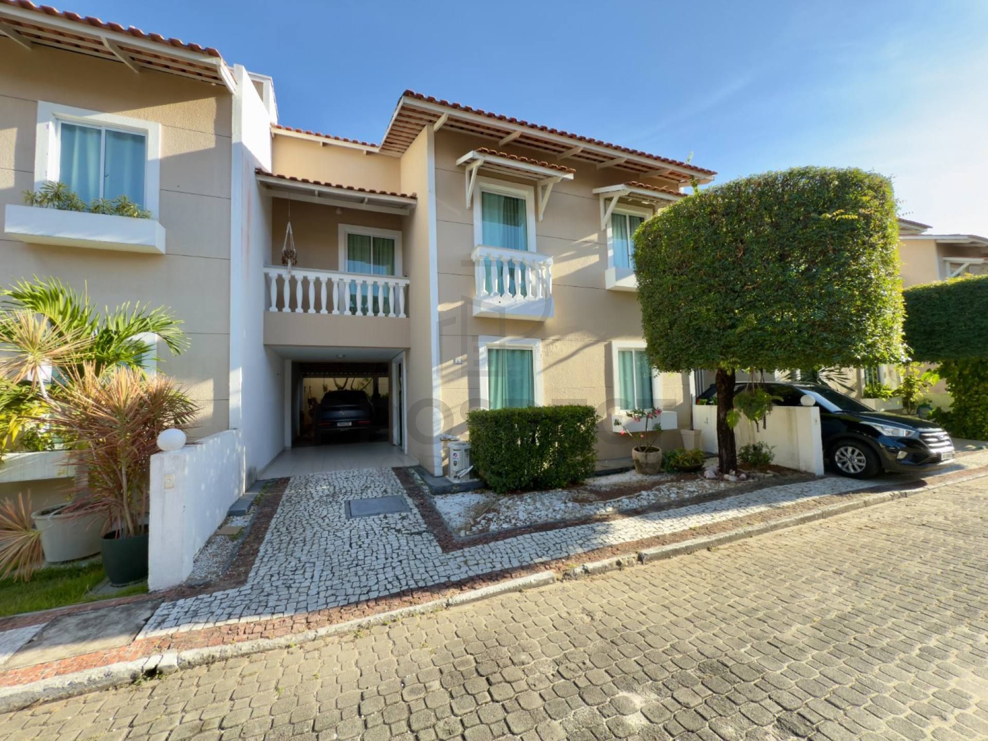 Casa em Condomínio Fechado na Cidade 2000 – Próxima ao RioMar e Santos Dumont