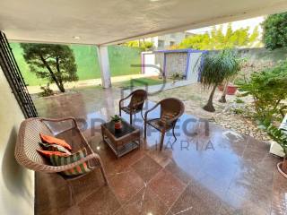 Linda Casa de ALTO PADRÃO a 200m da Av. Washington Soares