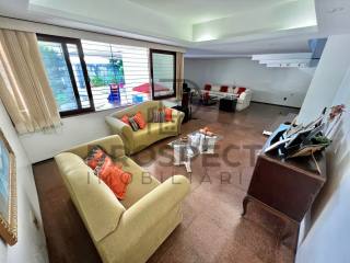 Linda Casa de ALTO PADRÃO a 200m da Av. Washington Soares