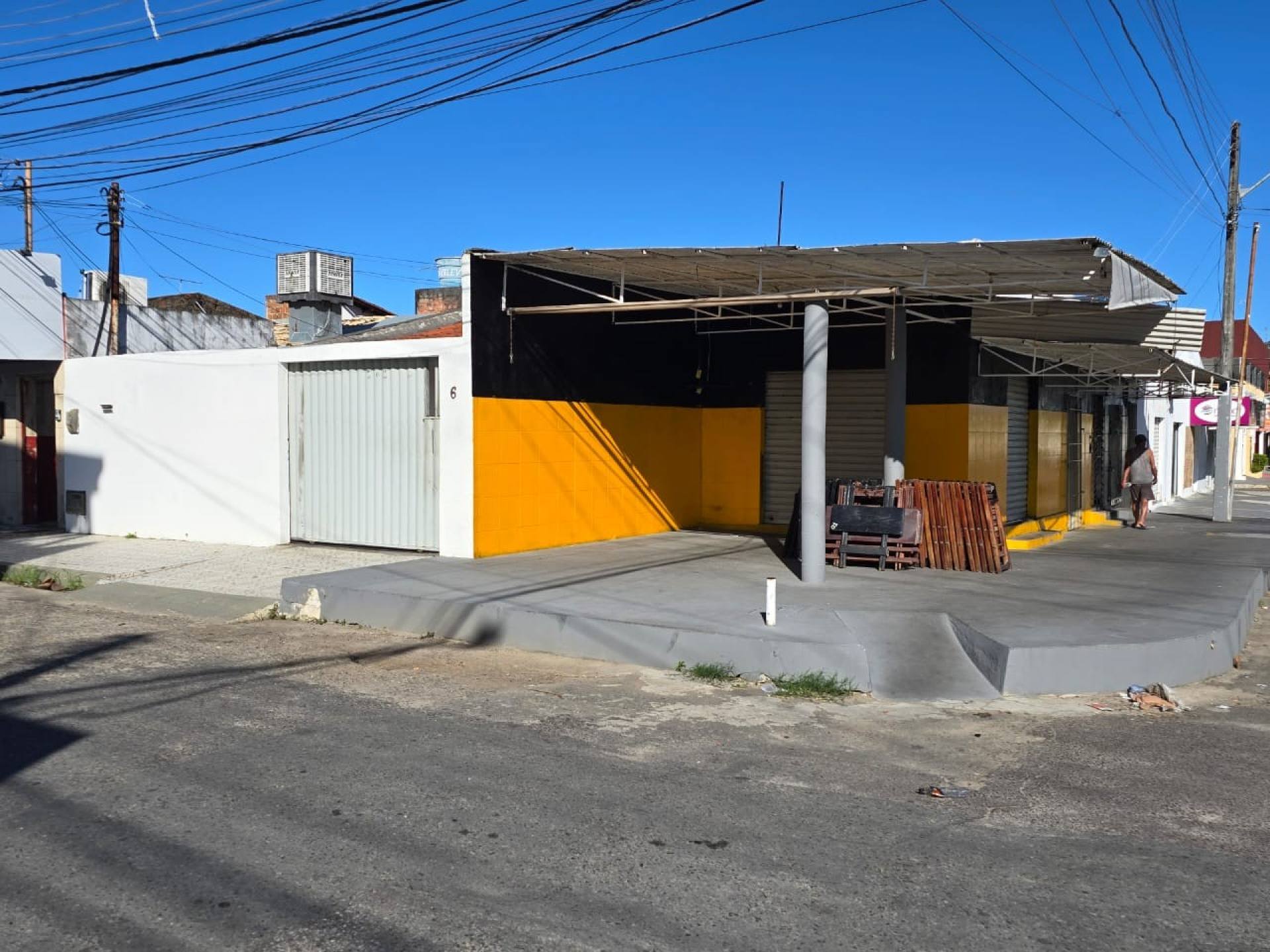 Casa e Ponto Comercial a venda Bairro Farolândia