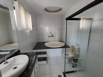Casa para Ponto Comercial Bairro Luzia, Ideal para Escritórios e Clínicas
