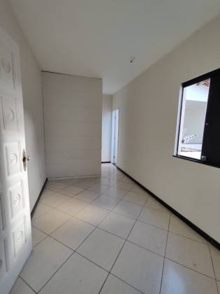 Casa para Ponto Comercial Bairro Luzia, Ideal para Escritórios e Clínicas