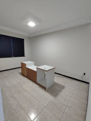 Casa para Ponto Comercial Bairro Luzia, Ideal para Escritórios e Clínicas