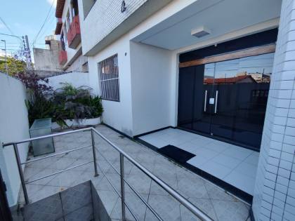 Casa para Ponto Comercial Bairro Luzia, Ideal para Escritórios e Clínicas