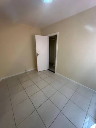 Alugo Casa Duplex Com 2 Suítes no Bairro Inácio Barbosa