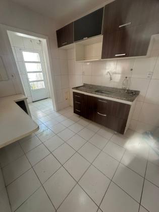 Alugo Casa Duplex Com 2 Suítes no Bairro Inácio Barbosa