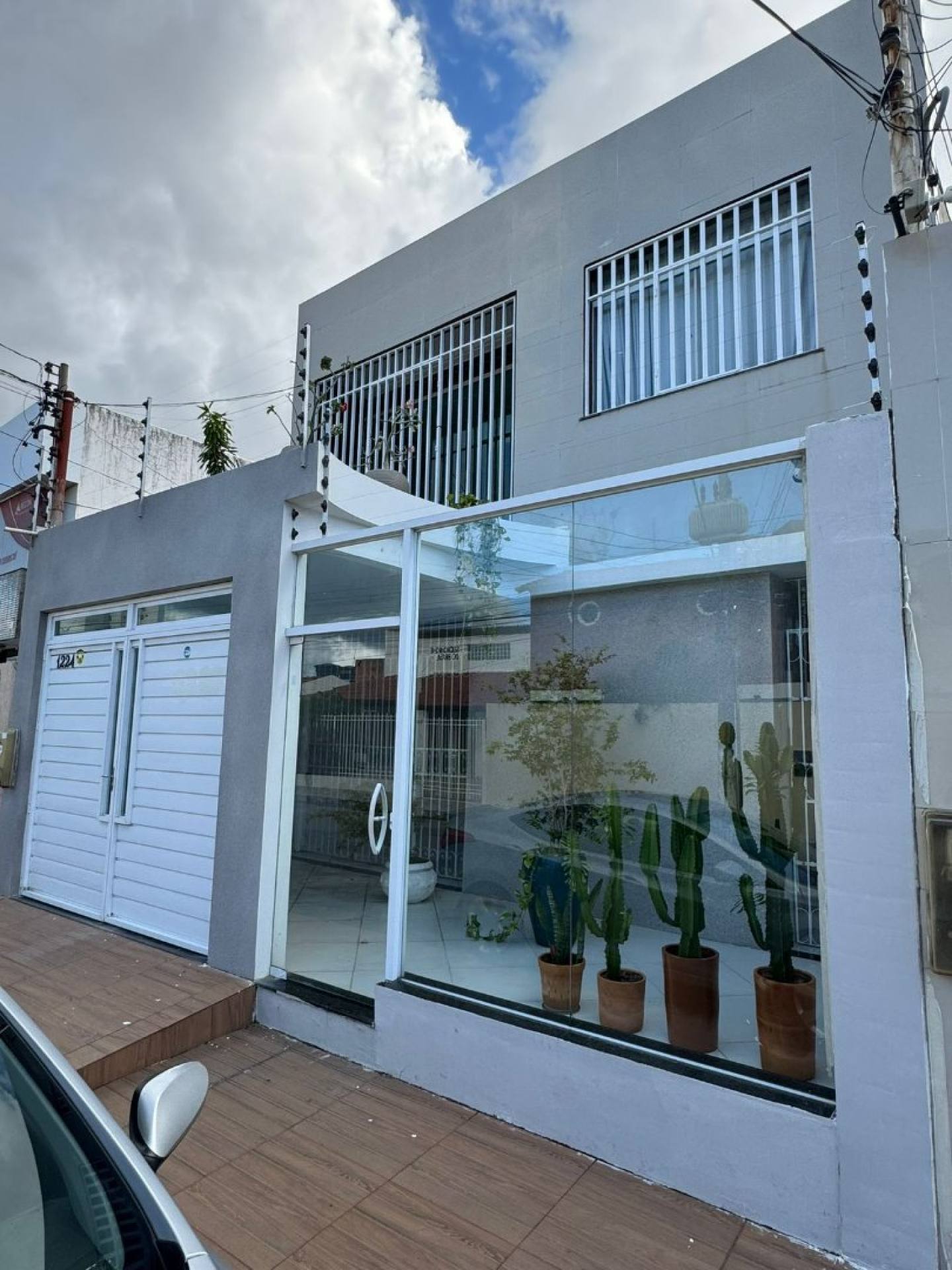 Oportunidade Única - Imóvel Comercial/Residencial de Luxo!