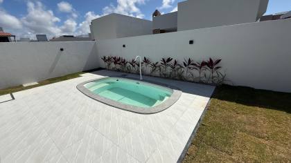 Excelente Casa à Venda No Condomínio Sol e Praia