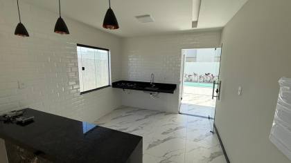 Excelente Casa à Venda No Condomínio Sol e Praia