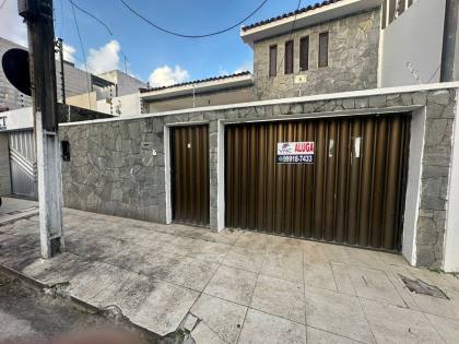 Alugo Casa Com 3 Quartos Sendo 1 Suíte No Bairro São José.