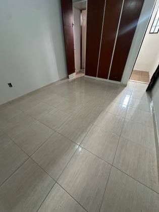 Alugo Casa Com 3 Quartos Sendo 1 Suíte No Bairro São José.